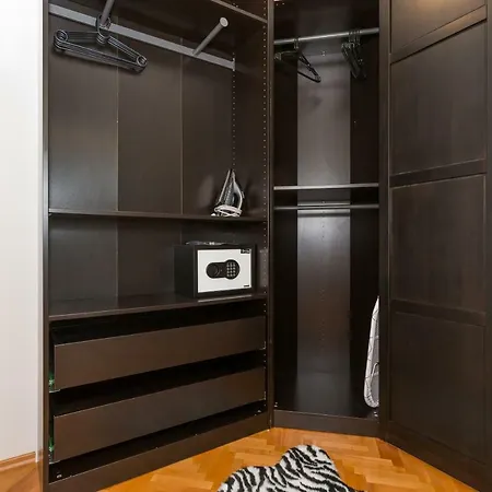 Valum Luxury